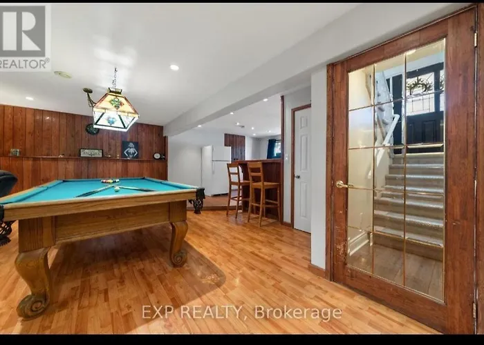 Luxurious Home In Belleville