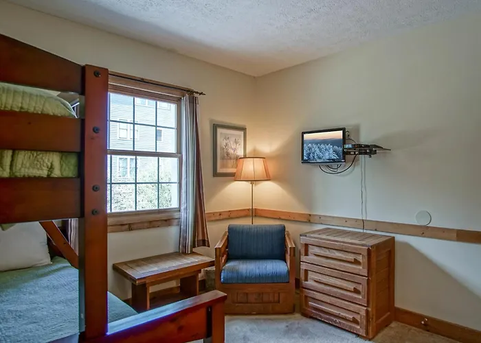 Whistlepunk #24: 4 Bedroom, 3 Bath: Slope Side, Wood Fireplace