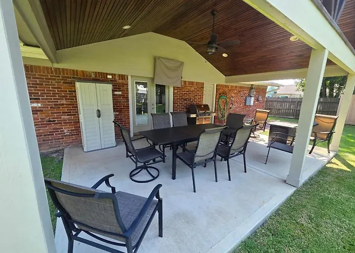 Bay Breeze Escape - 3Br Home With Game Room, Huge Backyard, Patio & Minutes From Boardwalk