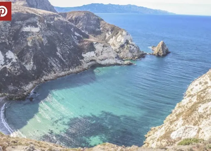 Luxe Beachside Escape Near Channel Islands
