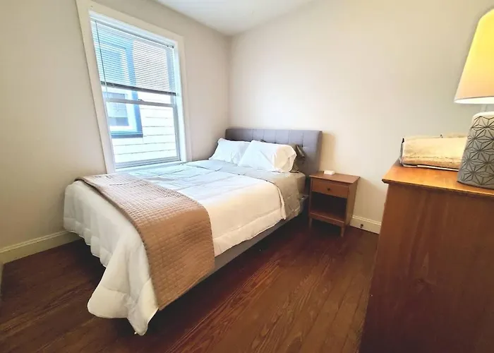Family Friendly Home In Trolley Square