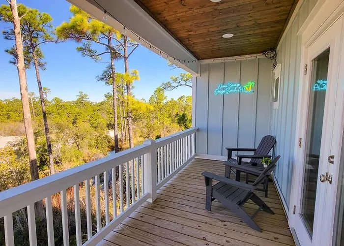 Pet Friendly Close Drive To Beach Pool Sleeps 10