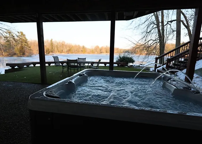 Lakefront Group Stay, Sleeps 19, Indoor Pool, Hot Tub, Arcades