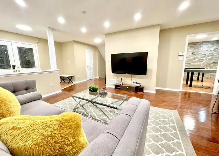 Paris Charm Modern 4B3B, Kitchen, Parking,5G