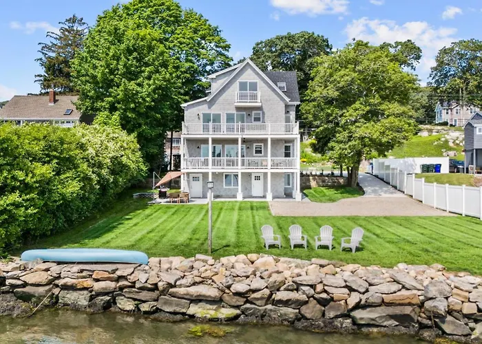 Waterfront Renovated Apartment