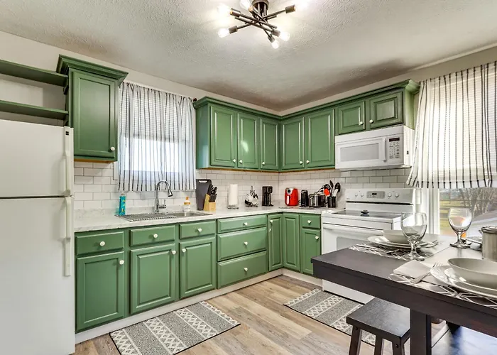 Close To Camden Clark: Central Parkersburg Condo