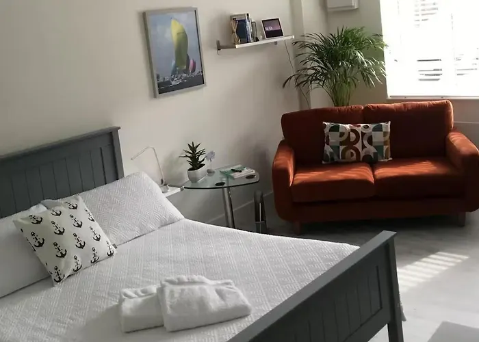 River Studio Sleeps 2 With Parking & Dog Friendly