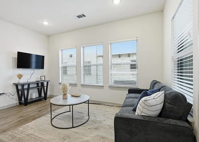 Chisholm Trace 327 Relaxing 2Bd 2Ba