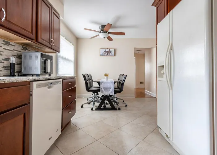 5 Woods Dr