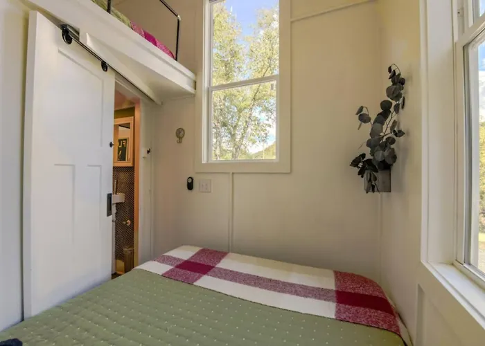 The Florio - Tiny Home, River, Hiking, And Rafting!