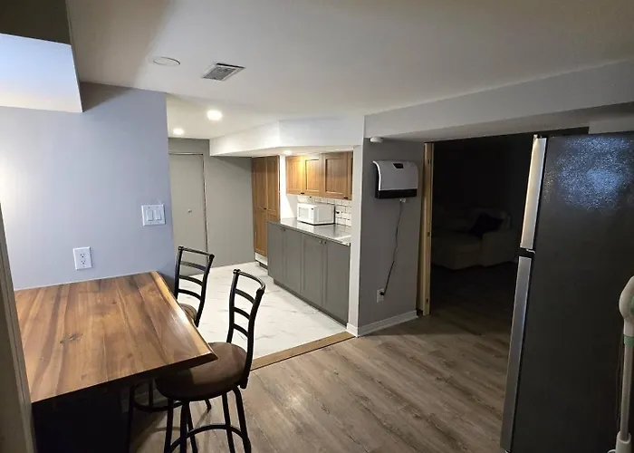 Cozy East Hill 2026