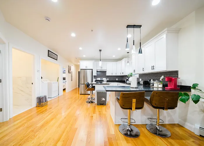 Breezy 4Br Worcester Haven - Near Parks - Ideal Summer Getaway 16-3