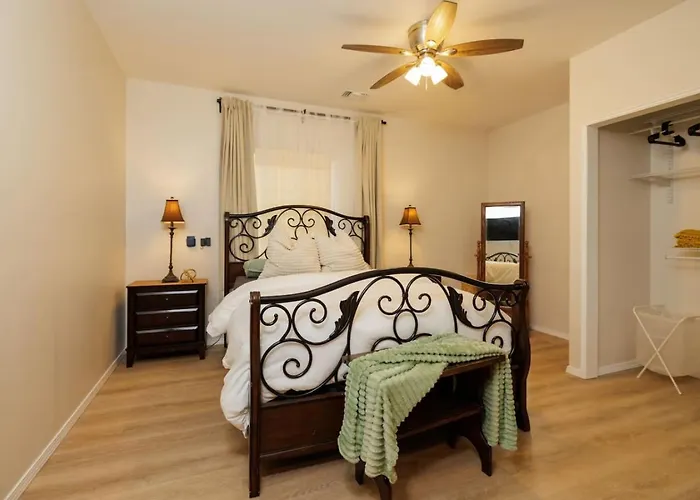 Spacious 3Br Terrace Apt Near Lakepoint And Golf