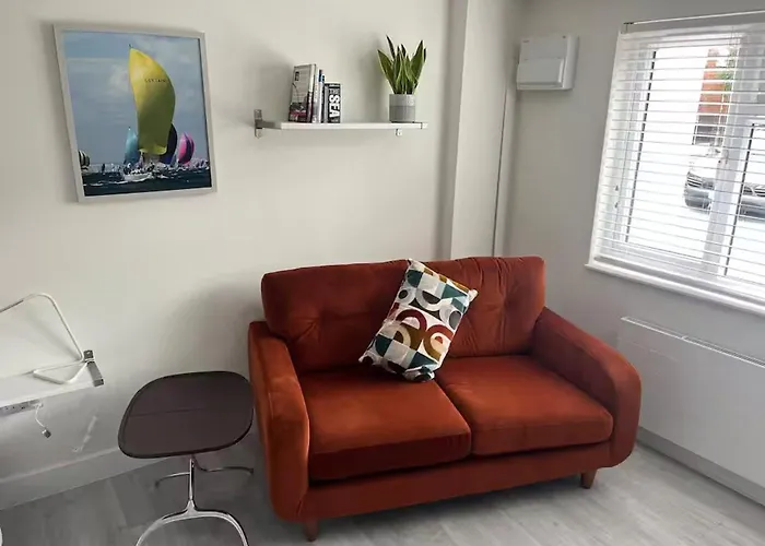River Studio Sleeps 2 With Parking & Dog Friendly
