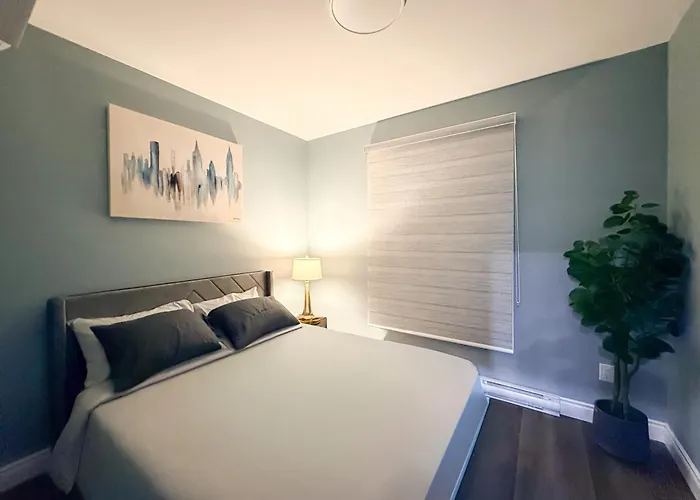 Designer 2Br Suite - Steps To Vic Hospital - Wortley