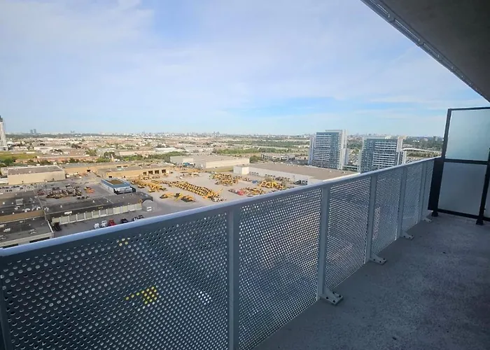 Luxury 2 Bed Apartment In Vaughan Near Wonderland!