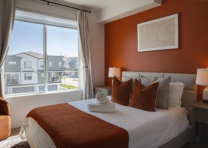 Brand New, Cozy & Modern Condo - Dogs Welcome