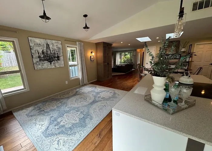 Careys Refuge Spacious Family Friendly Retreat