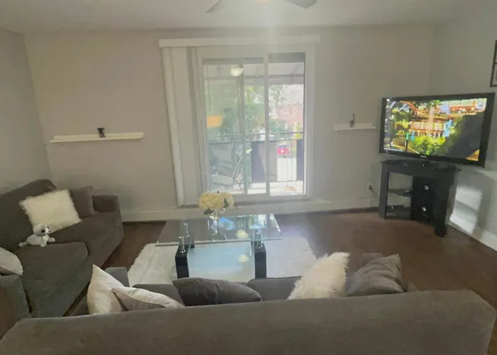 Luxurious Two Bedroom Apartment