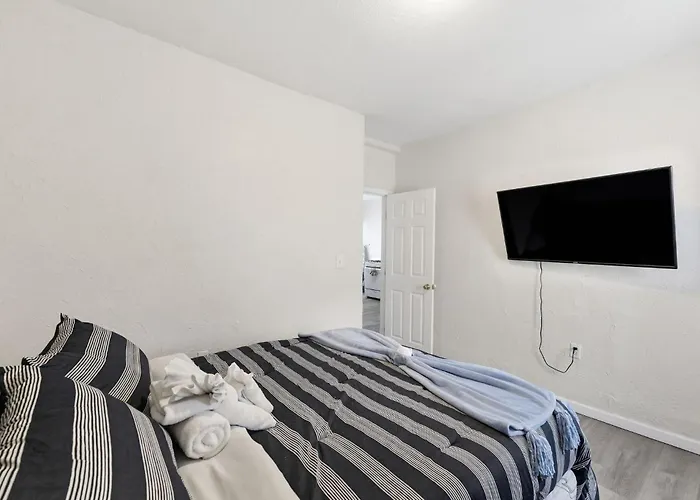 Cozy Adventure Filled Escape Free Parking Apts
