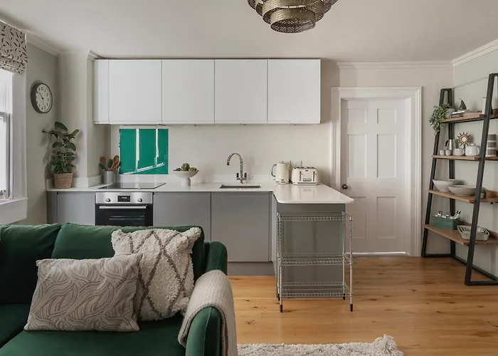 Chic Georgian Escape Near Royal Crescent