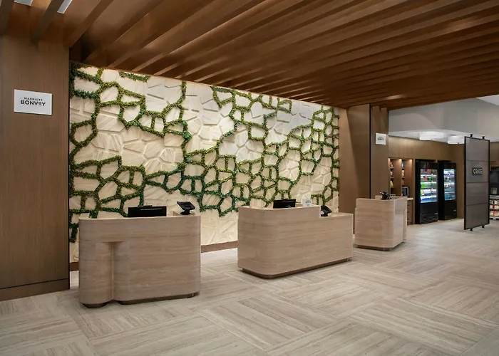 Courtyard By Marriott San Diego Downtown Little Italy