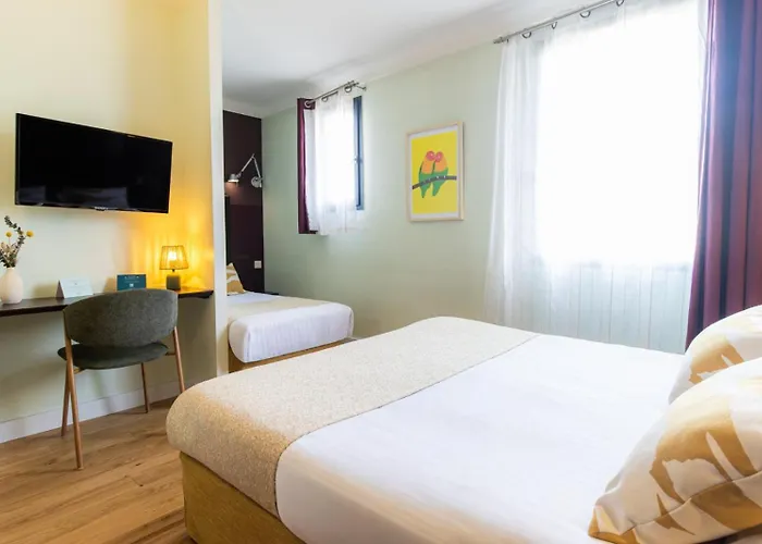 Hotel Les Jardins Du Canal - Piscine Chauffee A 28 Degres - Parking Gratuit - Garage - Bornes Electriques - Accueil Velos Et Motos - Kids Friendly-Solaire Ecoresponsable