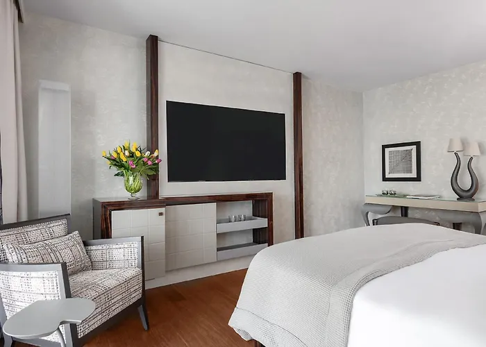 Hotel Eden Roc - The Leading Hotels Of The World
