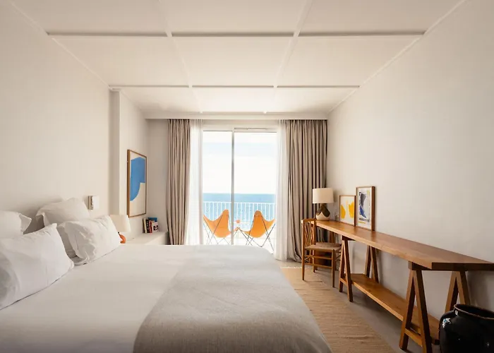 Les Roches Rouges, A Beaumier Hotel