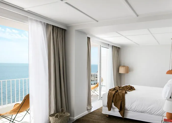Les Roches Rouges, A Beaumier Hotel
