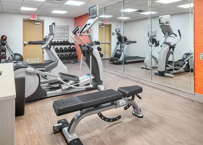 Holiday Inn Express & Suites Macon - I-475 By Ihg