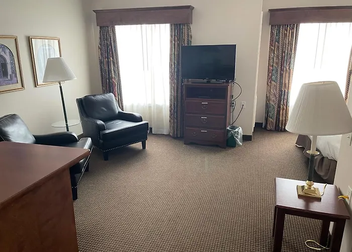 River Hills Hotel- Mankato