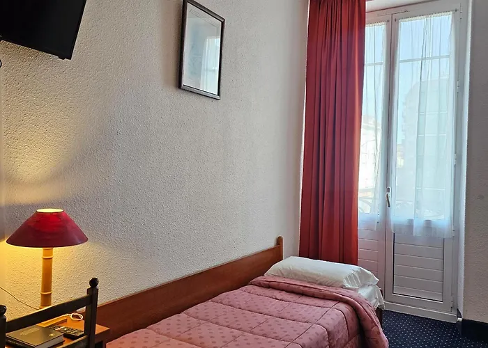 Hotel Du Commerce Et De Navarre
