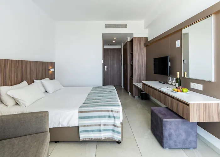 Eleana Hotel