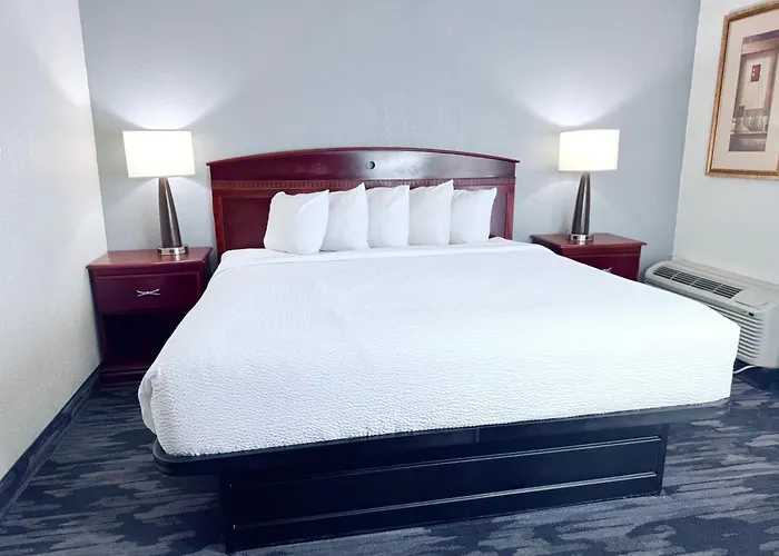 Baymont By Wyndham Michigan City