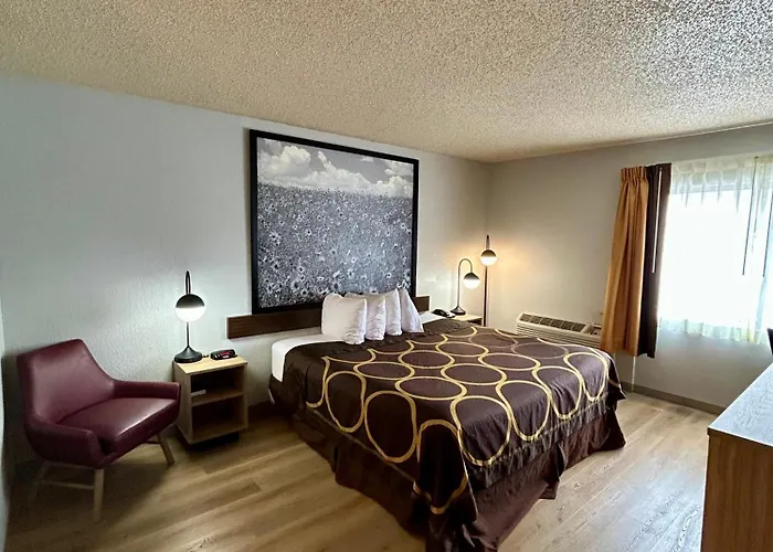 Super 8 By Wyndham Sterling Co