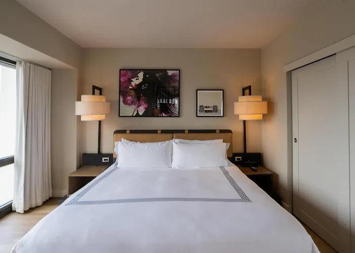 Thompson Chicago, By Hyatt