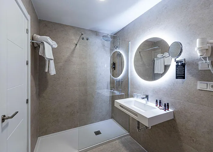 Hotel Puerta Del Mar - Adults Recommended
