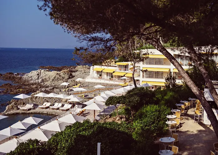 Les Roches Rouges, a Beaumier hotel