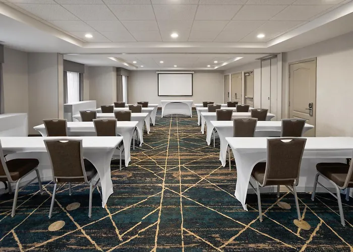Homewood Suites By Hilton Montgomery Eastchase