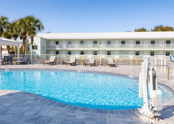 Destin Inn & Suites