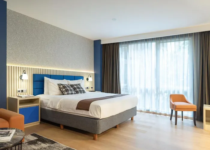 Avissa Suites