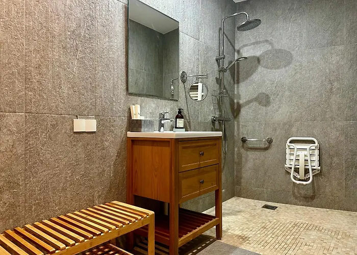 Irin Hotel
