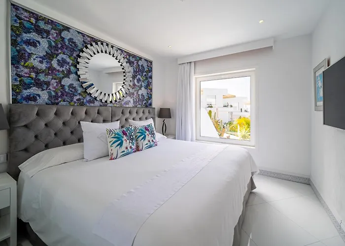 Lani'S Suites De Luxe - Adults Only