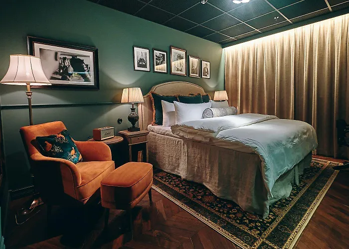 Steam Hotel