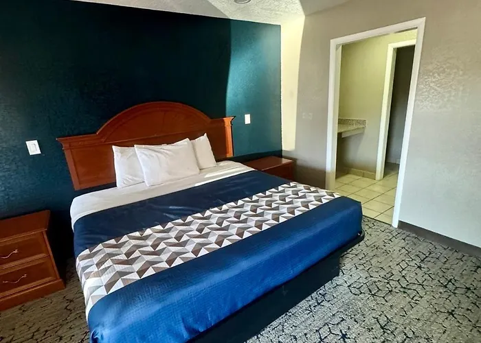 Rodeway Inn & Suites