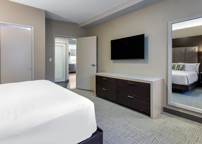 Cambria Hotel Philadelphia Downtown - Center City