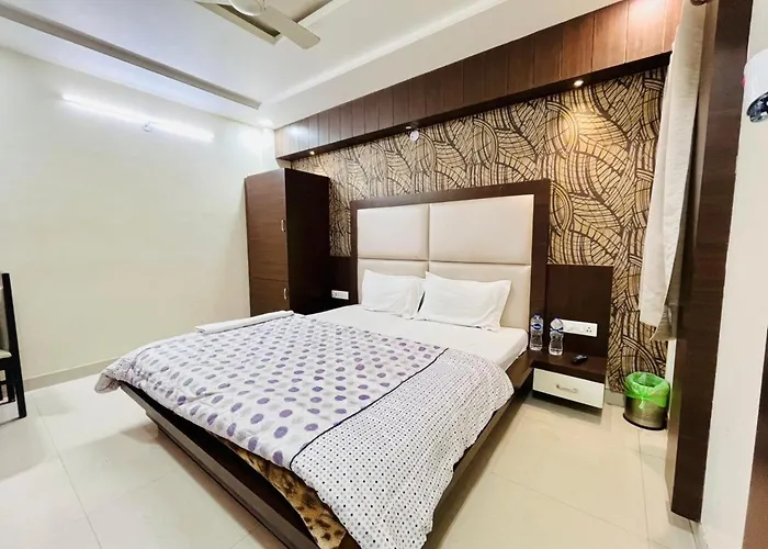 Lijoy Hotel & Restra
