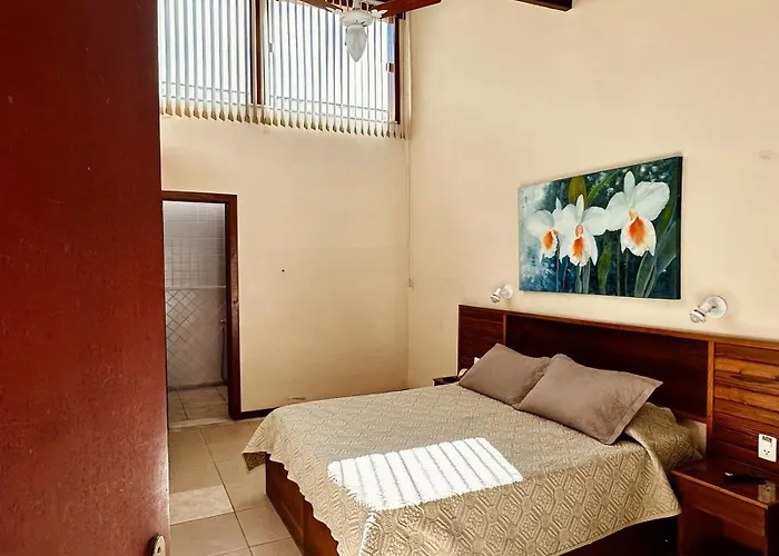 Hotel Dominguez Plaza