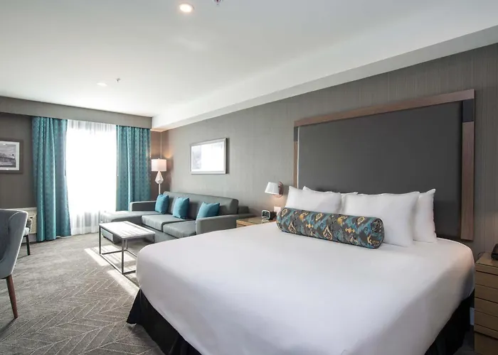 Sandman Signature Ottawa Airport Hotel